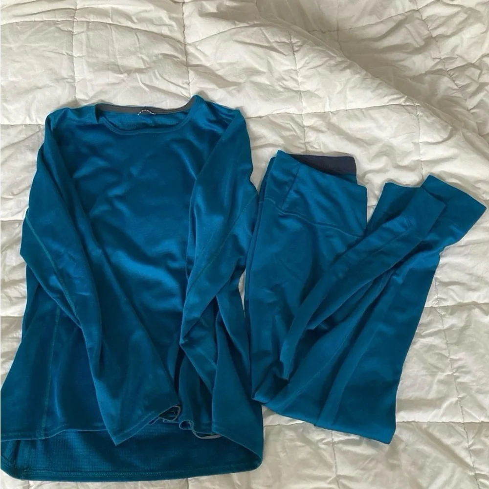 Patagonia Women's mid weight base layer set - bright blue - Picture 4 of 7